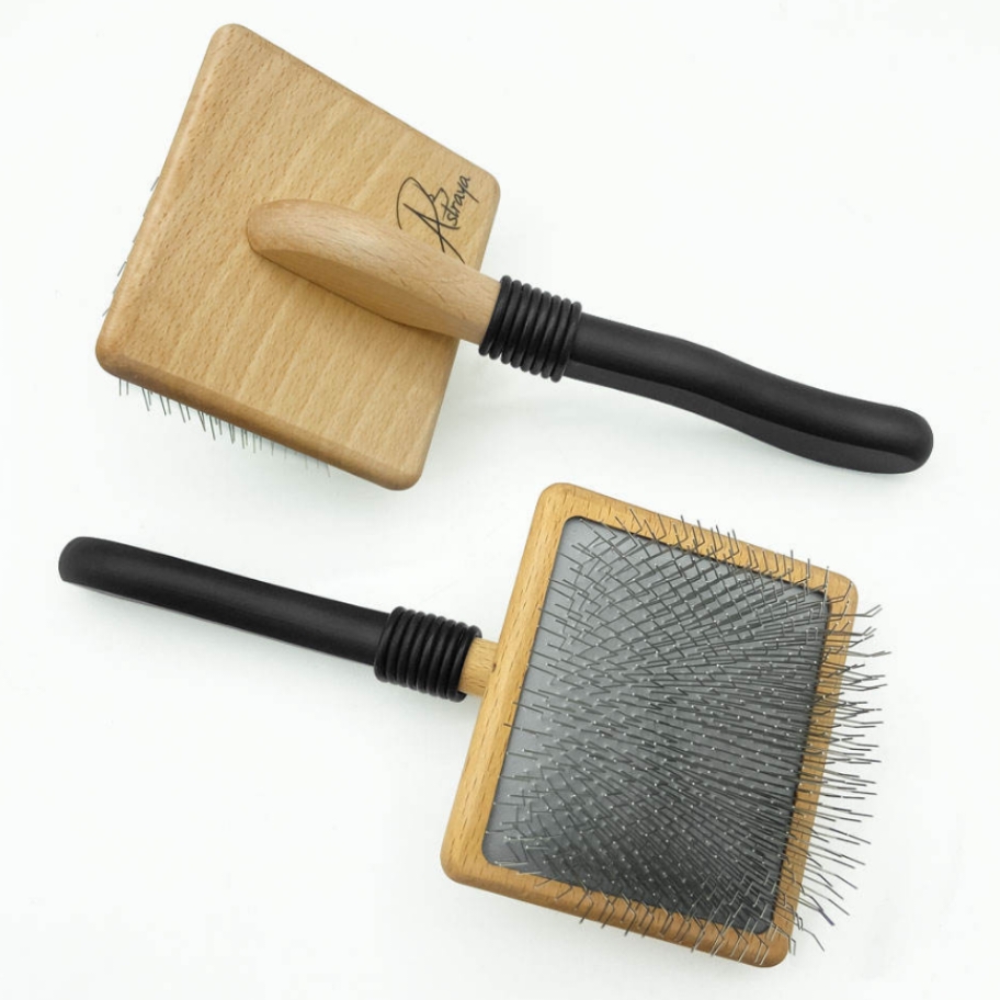 Studio Line Slicker Brush